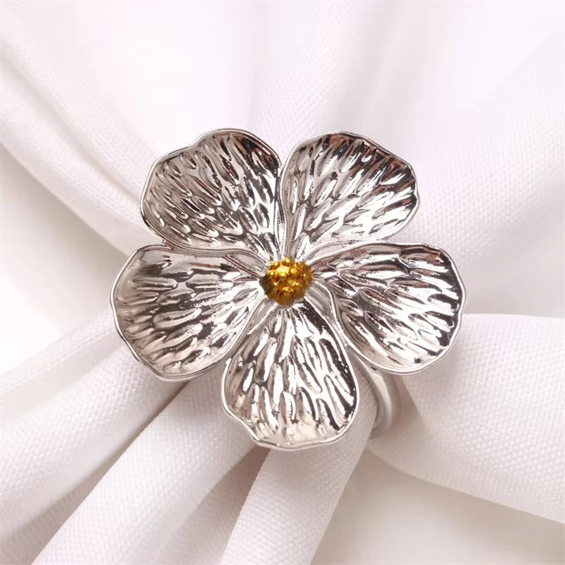 4Pcs Gold Plum Blossom Napkin Buckle Bloom Flower Napkin Rings Metal Decorative Holders for Hotel Birthday Wedding Party