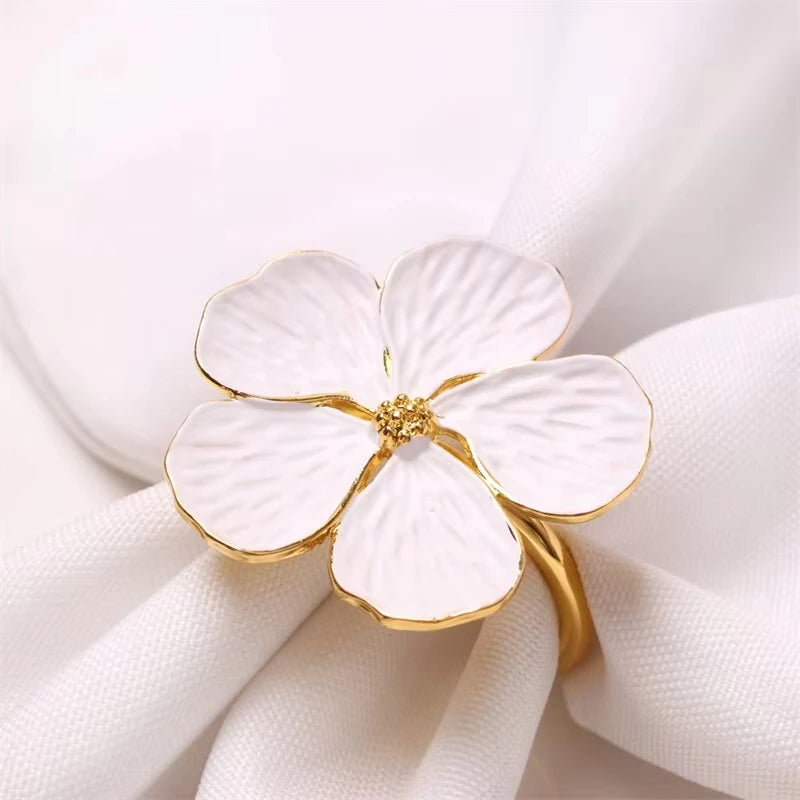 4Pcs Gold Plum Blossom Napkin Buckle Bloom Flower Napkin Rings Metal Decorative Holders for Hotel Birthday Wedding Party