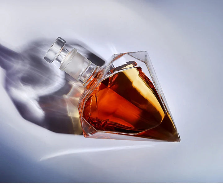 Diamond wine bottle set with wooden base