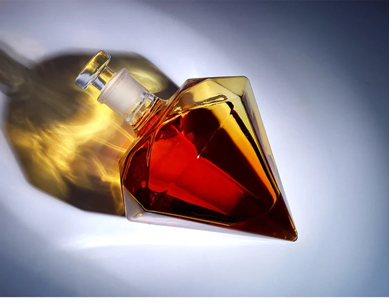 Diamond wine bottle set with wooden base