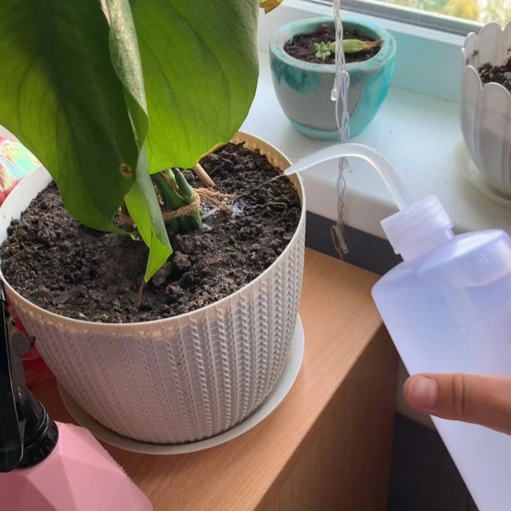 1/2/4Pcs Squeeze Watering Bottles – Plant Sprayer Kettle for Flowers, Succulents & Garden Use