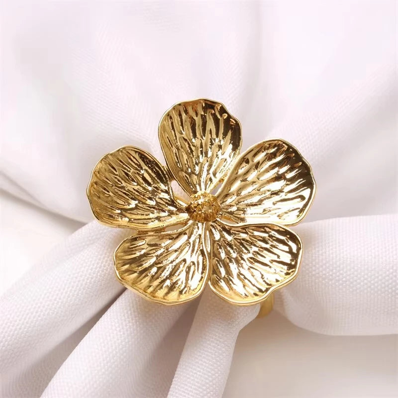 4Pcs Gold Plum Blossom Napkin Buckle Bloom Flower Napkin Rings Metal Decorative Holders for Hotel Birthday Wedding Party