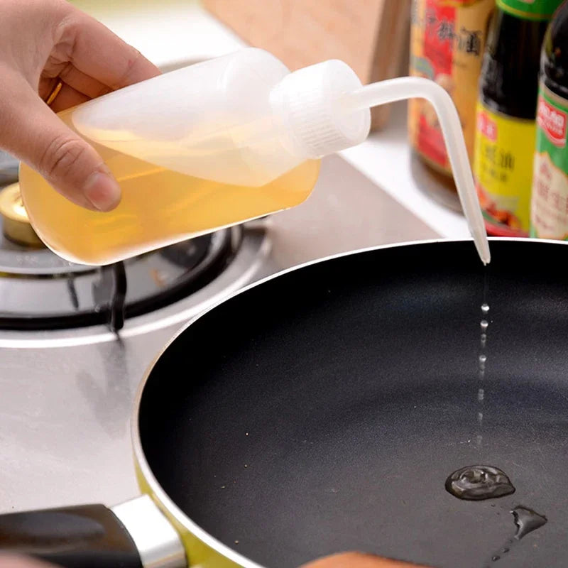 1/2/4Pcs Squeeze Watering Bottles – Plant Sprayer Kettle for Flowers, Succulents & Garden Use